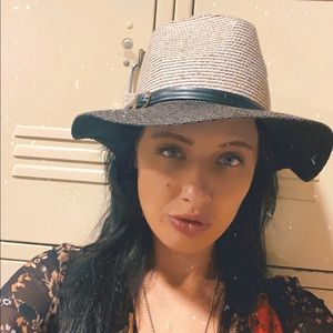 Meet your Posher, Kamile